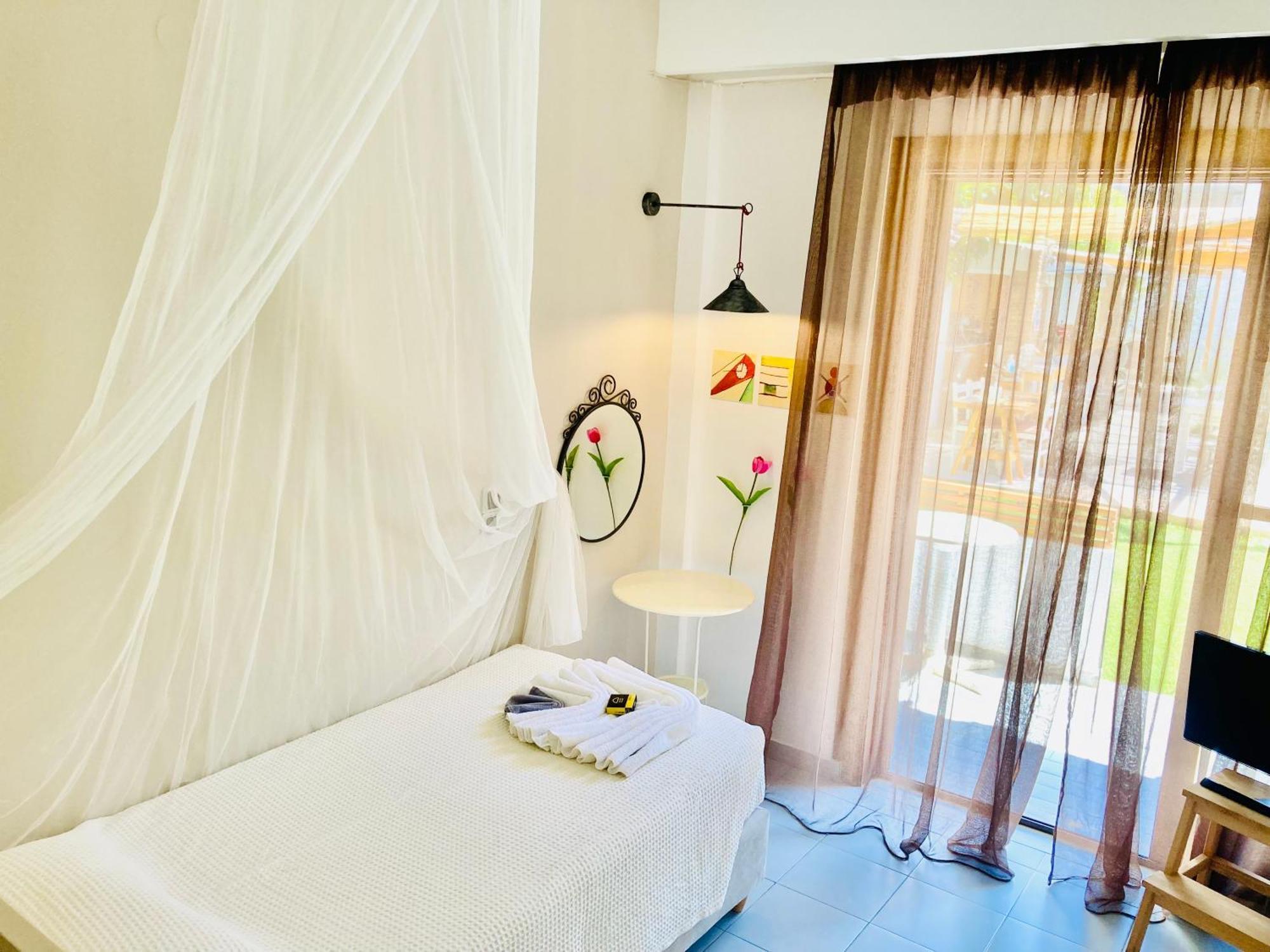 Tree Of Life Art Hotel Agia Marina Zimmer foto