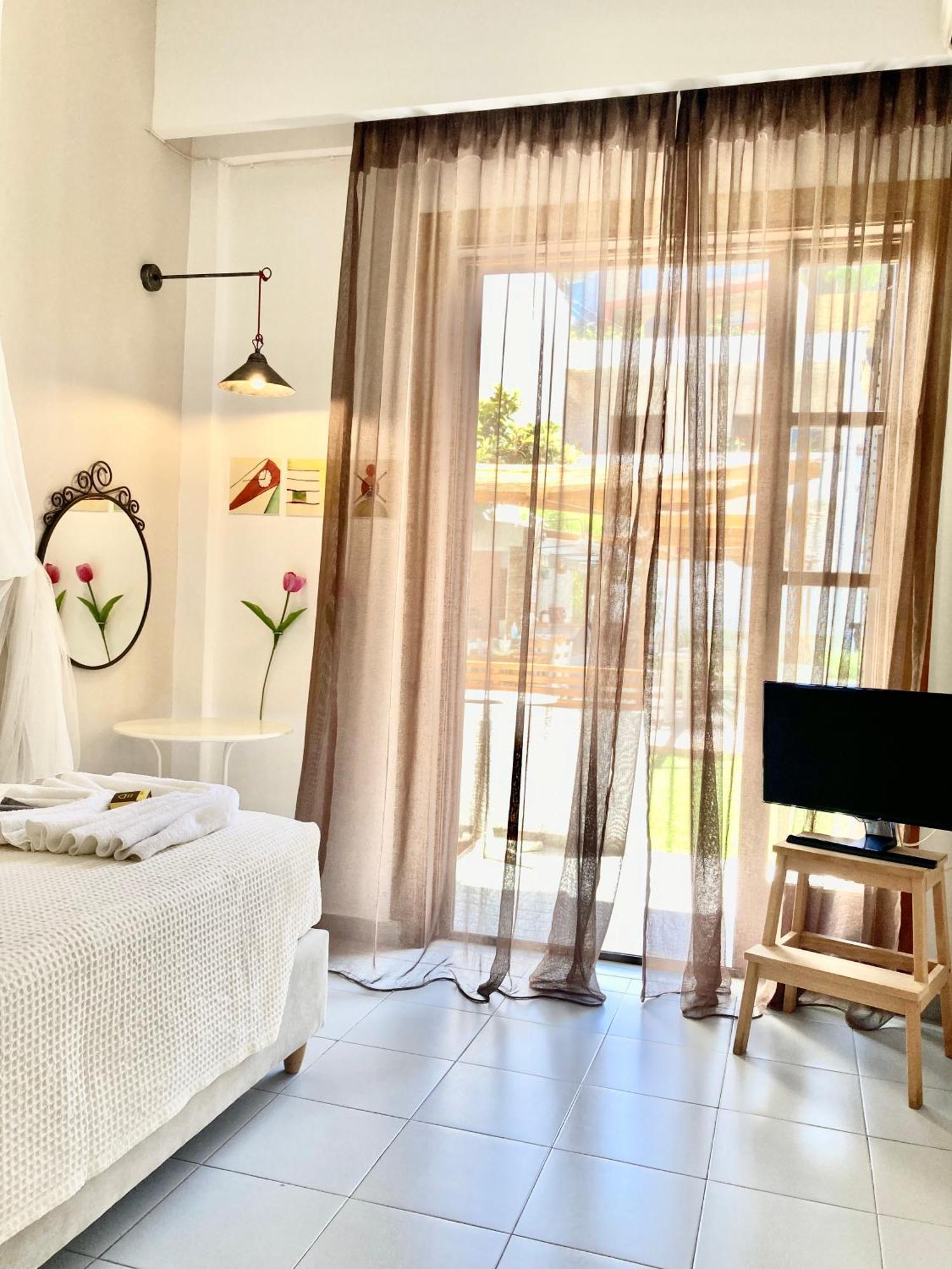 Tree Of Life Art Hotel Agia Marina Zimmer foto